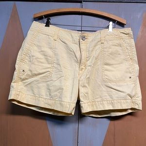 Levi’s - Pale Yellow Shorts - Size 10